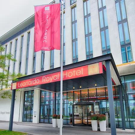 Leonardo Royal Hotel Munich-3